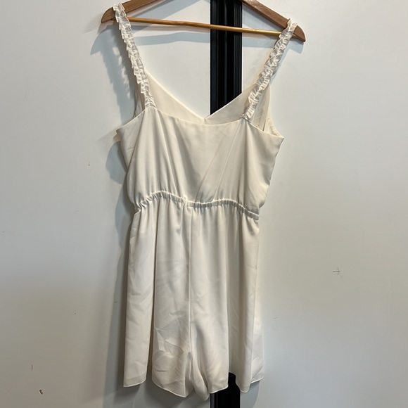 Aritzia Wilfred white romper - Picture 5 of 9
